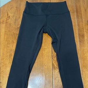 Lululemon- Wunder Under